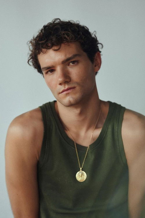 Arnau Márquez as Novell