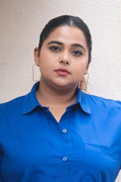 Fara Shibla as Shalini