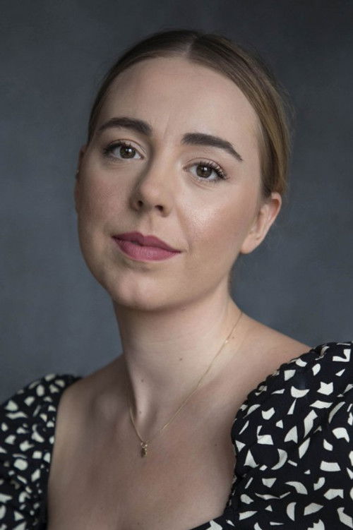 Charlotte Dommershausen as Lien