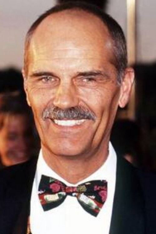 Christoph Lindert as Dr. Jackson's Assistant