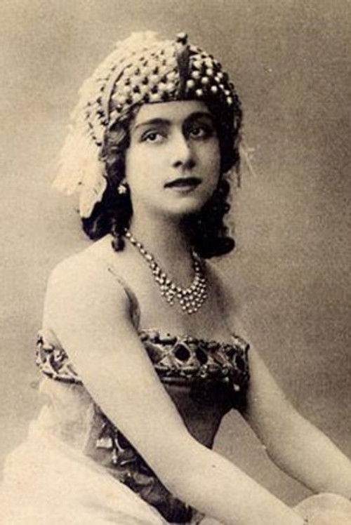 Vera Karalli as Masha Belskaya / Lady Hermione