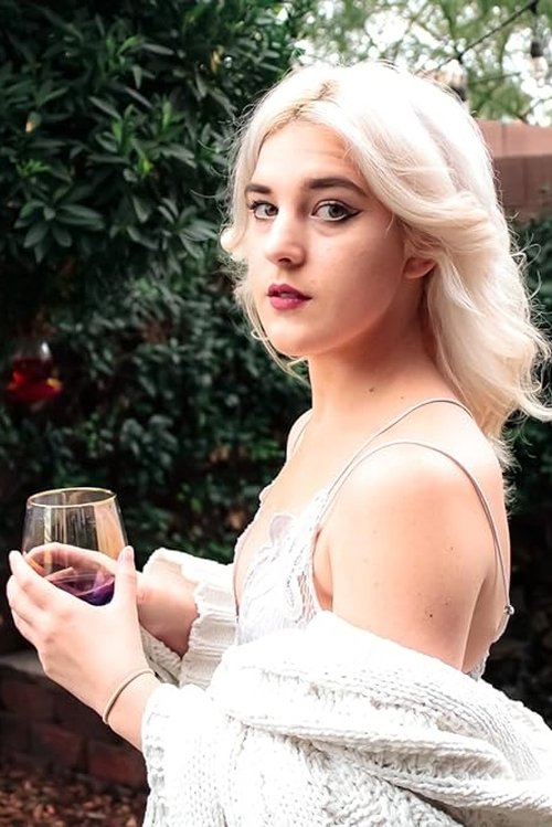 Chloe Colleen as No Name