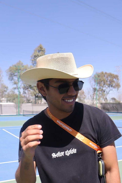 Esteban Kroetzsch as Jano