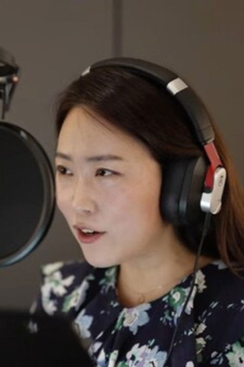 Lee Myung-ho as Nara (Voice)