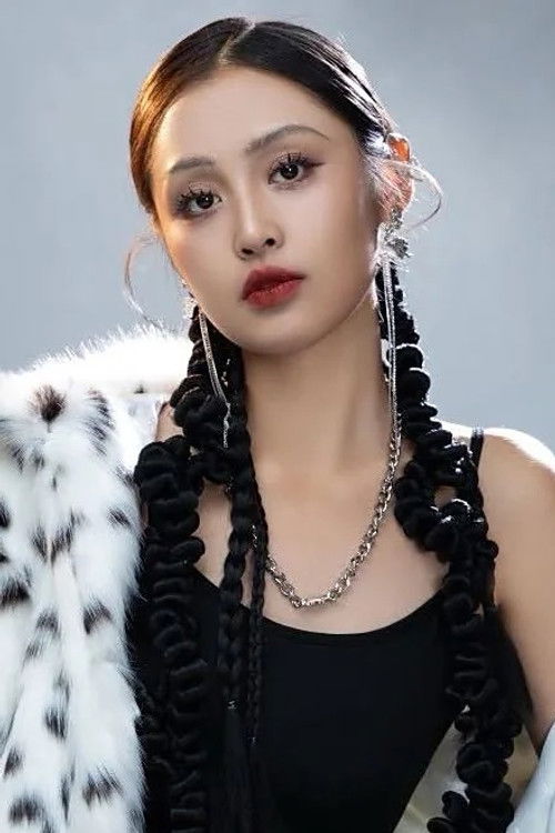 周瑶 as female classmate