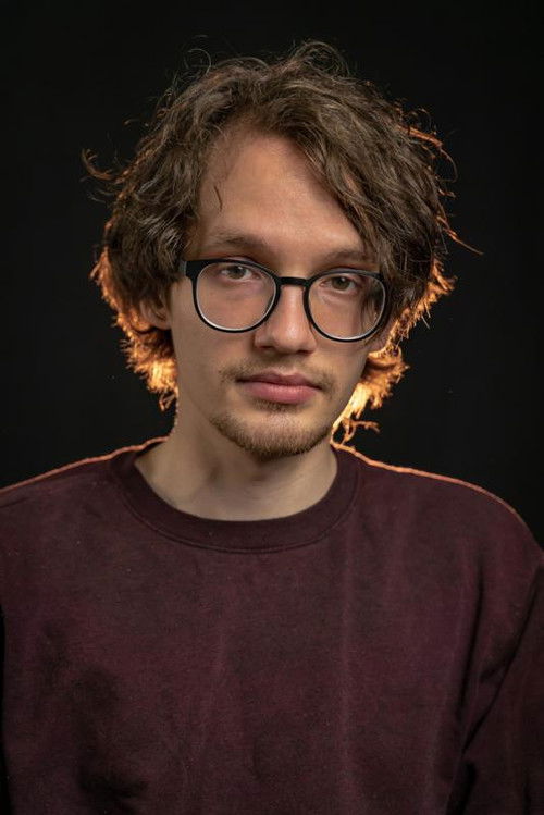 Gleb Daniels as Sam Forrest