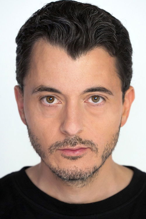 Dany Gange as Voyeur dans le bar trash