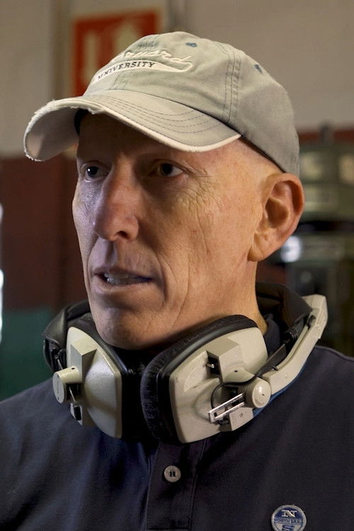 Víctor Grau as Julio