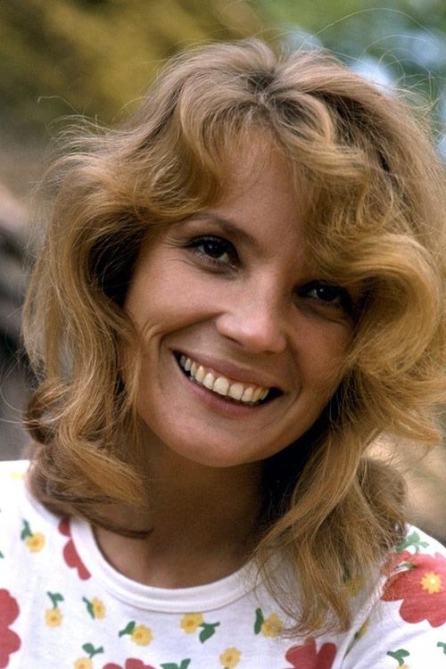 Irena Szewczyk as M. Smith (uncredited)