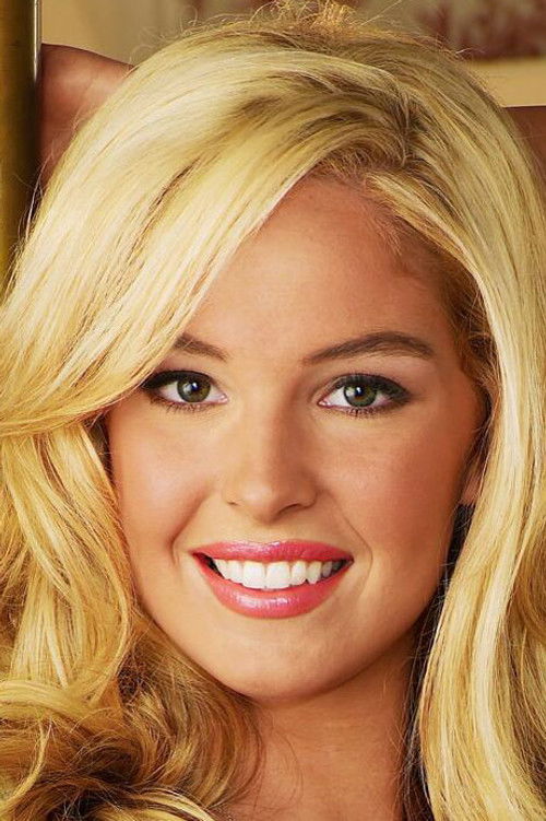 Michelle McLaughlin as Lisa