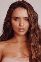 Rafa Kalimann as Self - Host