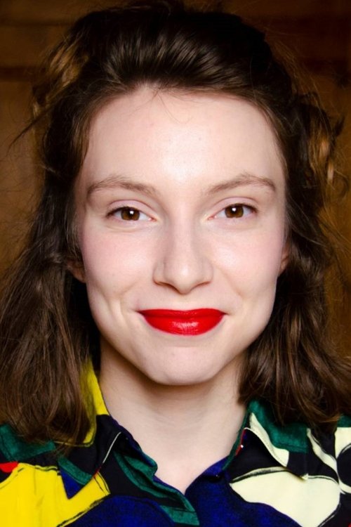 Marion Reymond as Jeune fille