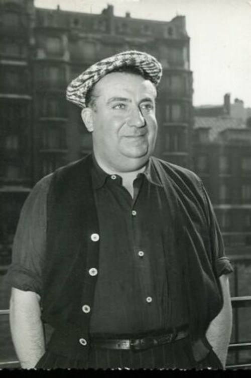 Paul Dullac as Félix Escartefigue