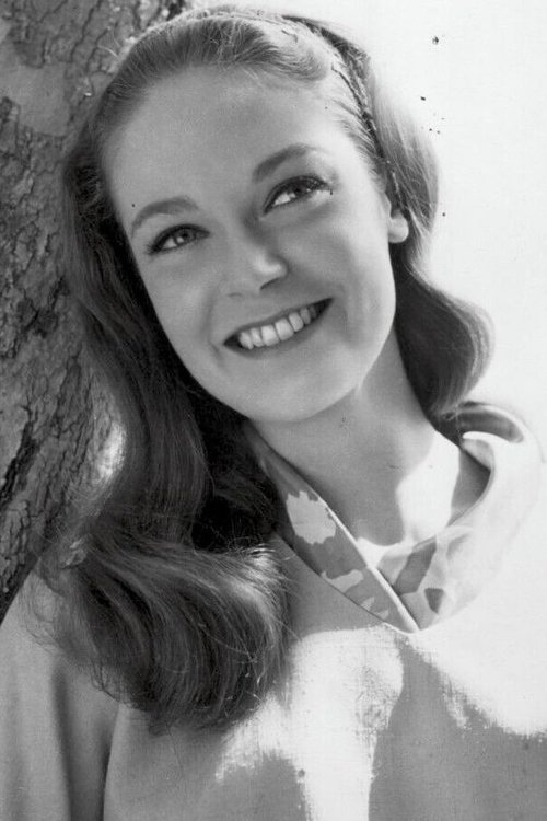 Elizabeth Hartman as Edwina