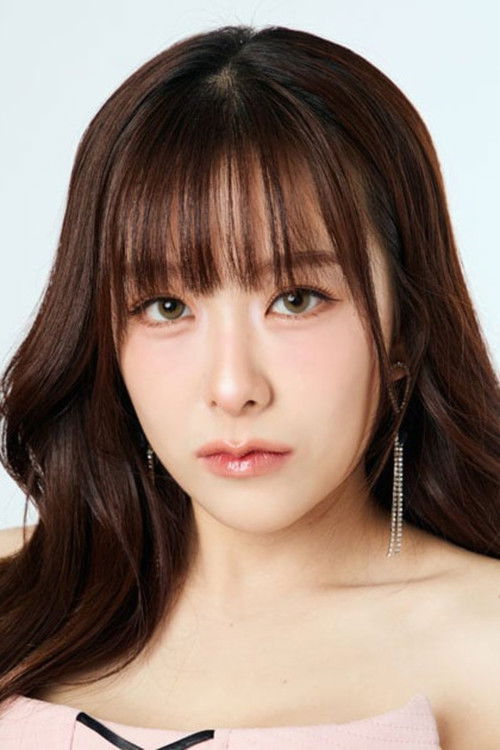 Nannaphas Loetnamchoetsakun as Praewprow