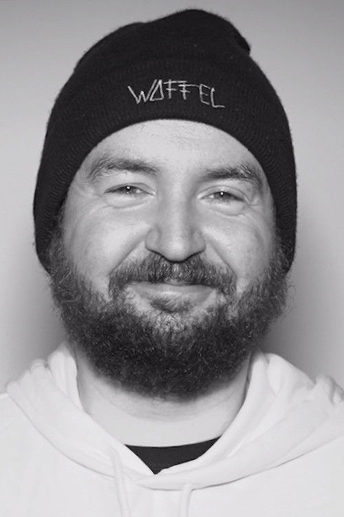 Frederic Fieger-Viehof as Dorian Kant (voice)