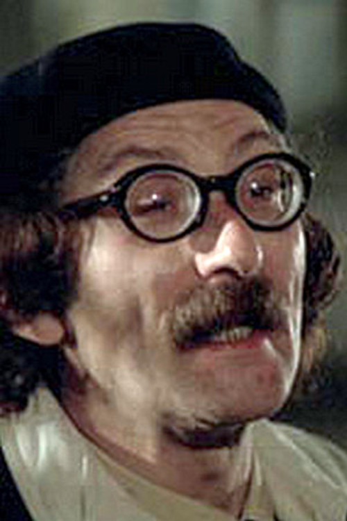 Gino Pagnani as Commissario