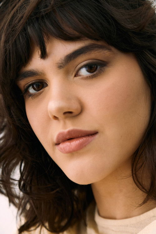 Heloísa Rodrigues as Elisa