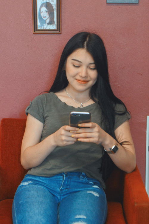 Dafne Tirado as Chica