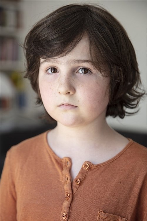 Théodore Le Blanc as Rémi 11 years old