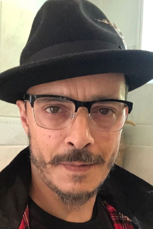 Samy Andersen as David Castor