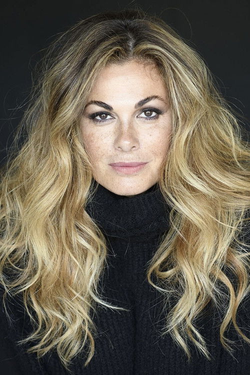 Vanessa Incontrada as Monica