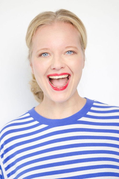 Franziska Zawila as Julia Nehner