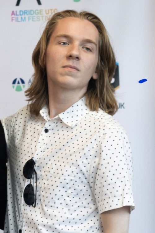 Beach Darnley as Self - Presenter