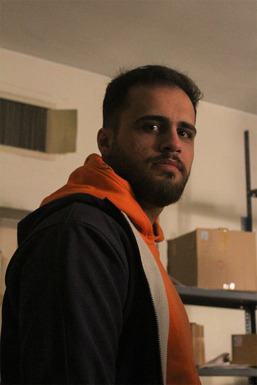 پوریا حسین‌زاده as مرد مراجعه کننده