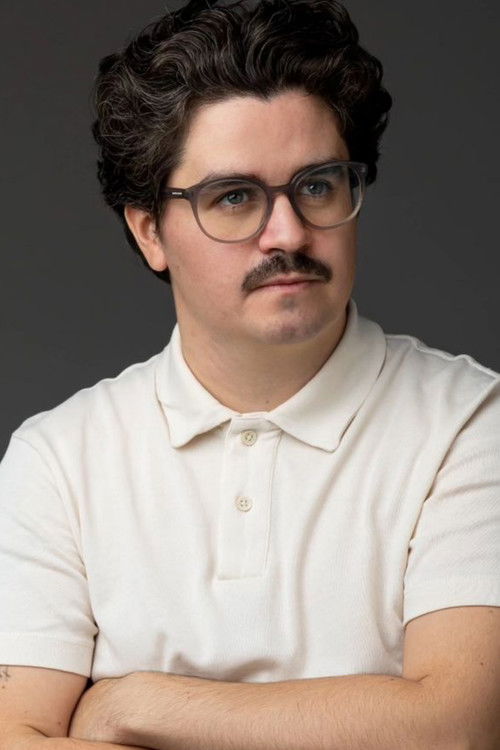 Santiago Arcos as Camarero