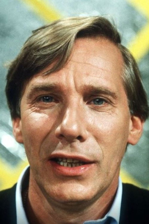 Frans Halsema as Interviewer