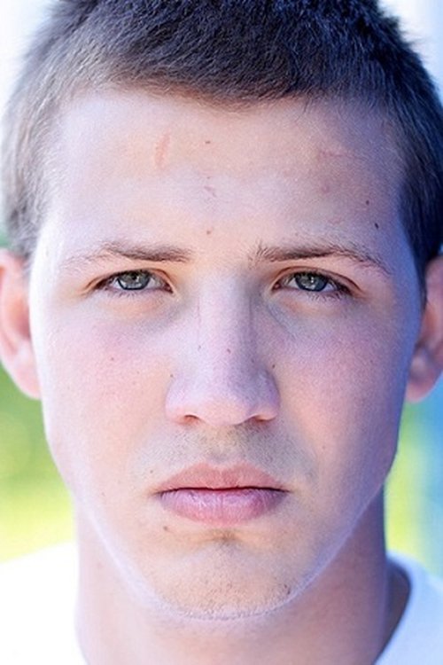 Lev Semashkov as Пётр