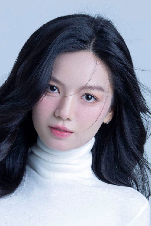 Lê Hạ Anh as Xuân