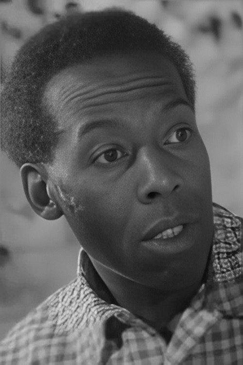 Robert Ross as Редрет