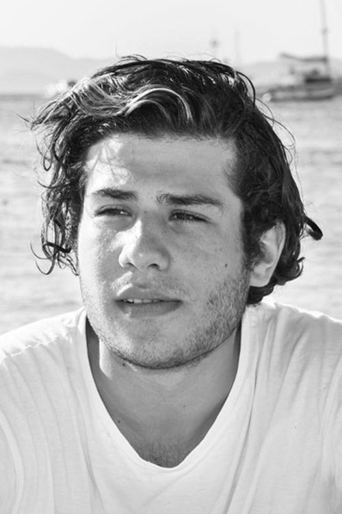 Elvis Polanski as Zachary Cowan