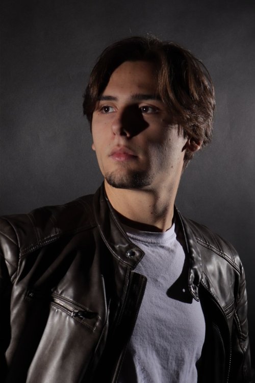 Oscar Delbarre as John Mayou