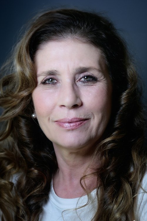 Betül Aşçıoğlu as Pembe