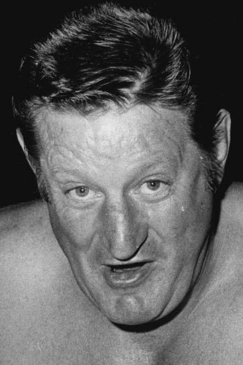 Steve Rackman as Carl