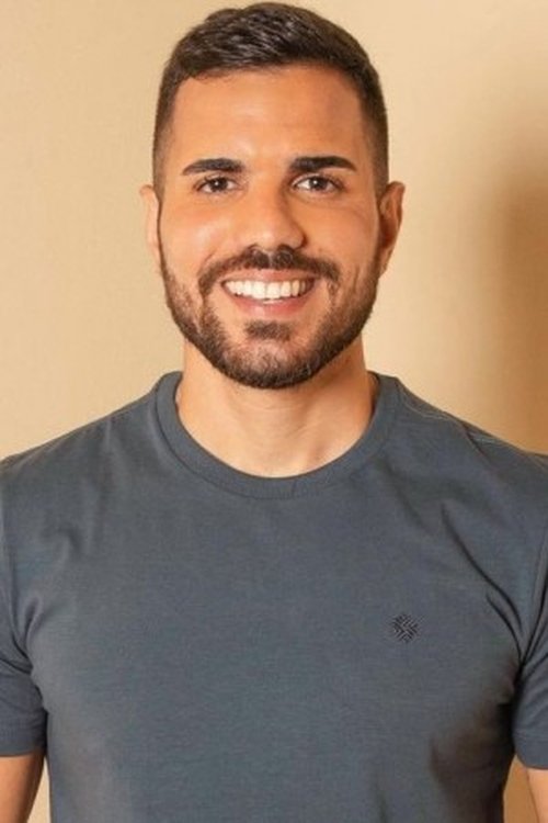 Victor Sousa as Felipe