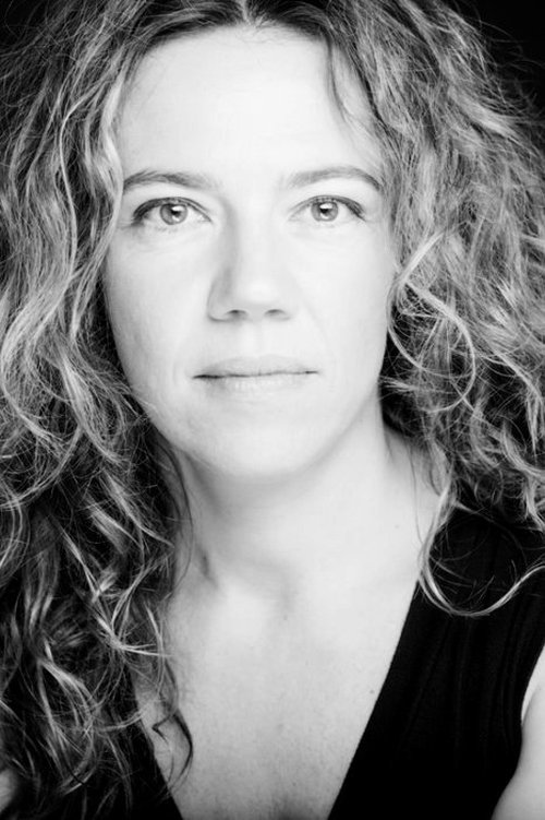 Anna Ycobalzeta as Carmen