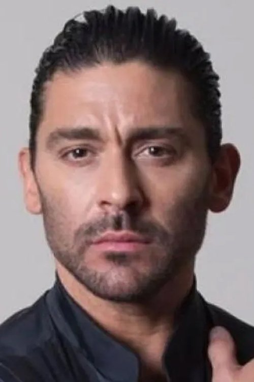 Hernán Piquín as Gran Hechicero