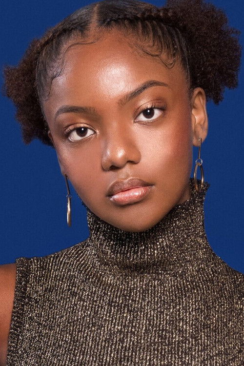 Cecília Chancez as Vicky