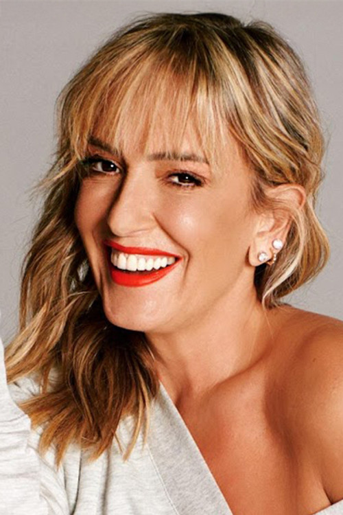 Saba Tümer as Güzin