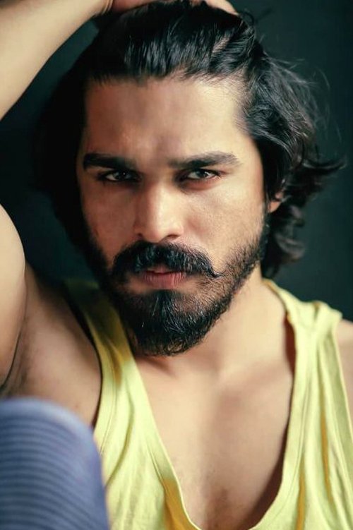 Shiyas Kareem as Mathew