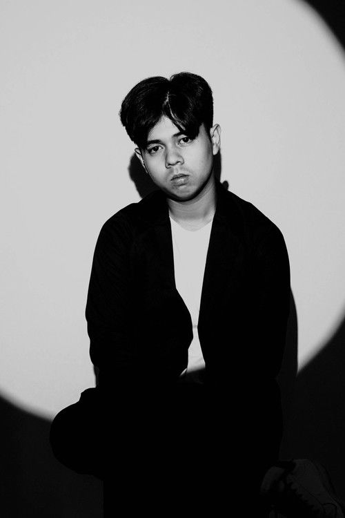 Mirza Mazini as Mirza