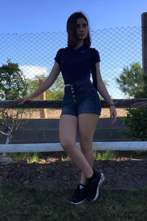 Paulina Belin as Paula