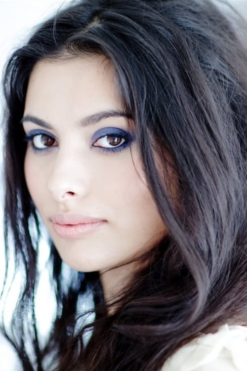 Gabriella Wright as Claire