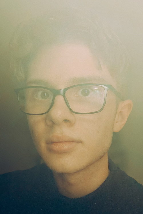 Lúkas Örn as Lukas Arden / Additional Voices (voice)