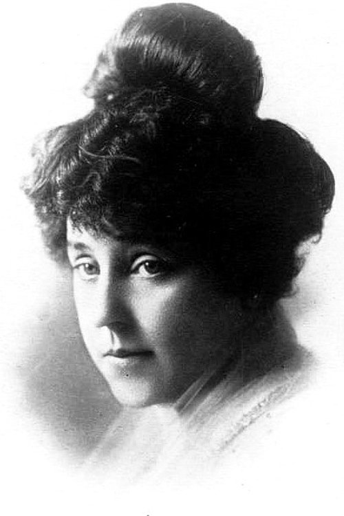 Queenie Vassar as Grandma