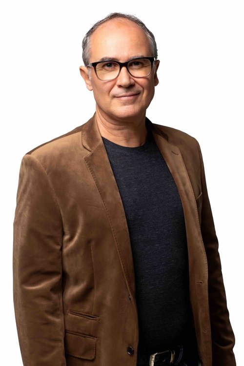 Luciano Bortoluzzi as Carlos César Albuquerque